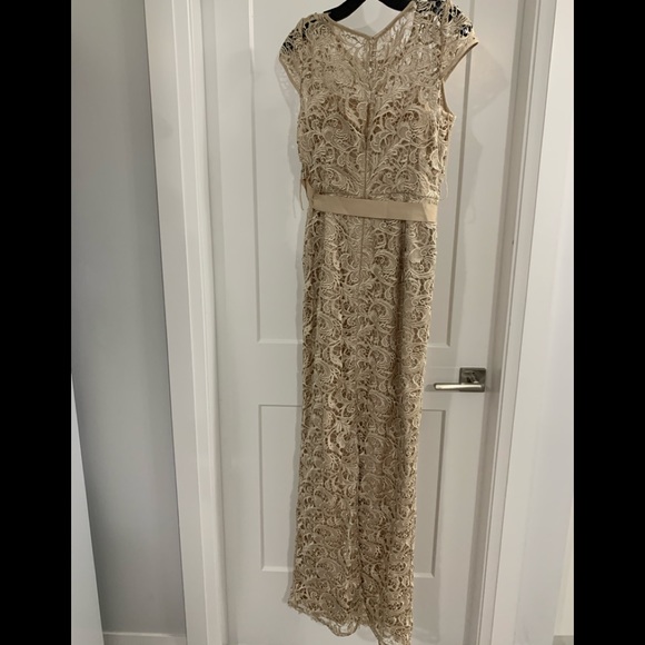 Lace Dress - Picture 3 of 5